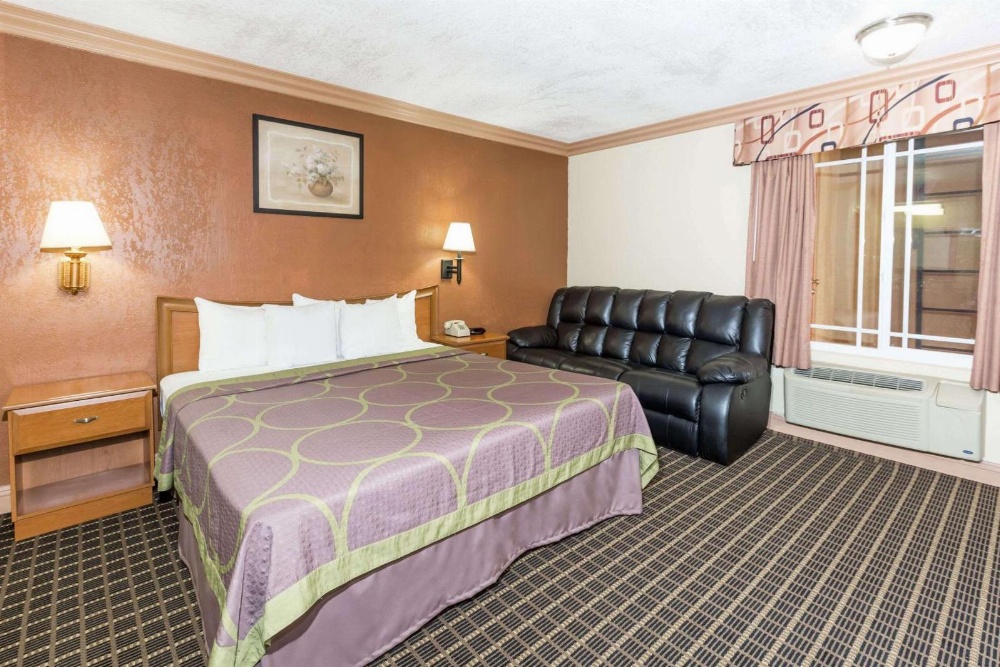 Queen Room with Two Queen Beds - Smoking